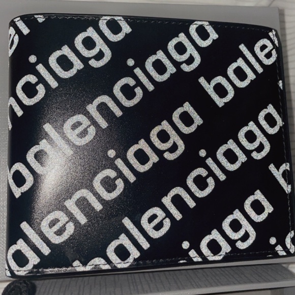 Balenciaga Wallet - Picture 1 of 4